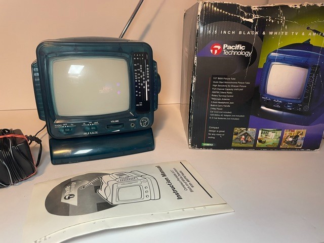 Vintage Pacific Technology Clear Blue Portable TV Radio Model 210012 Y2K CRT Box