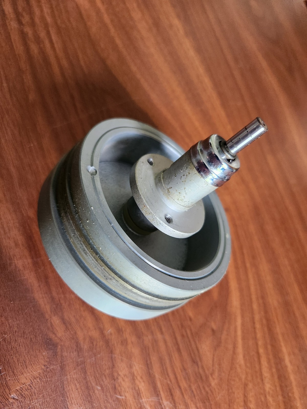 AKAI GX-210D Reel To Reel capstan wheel.