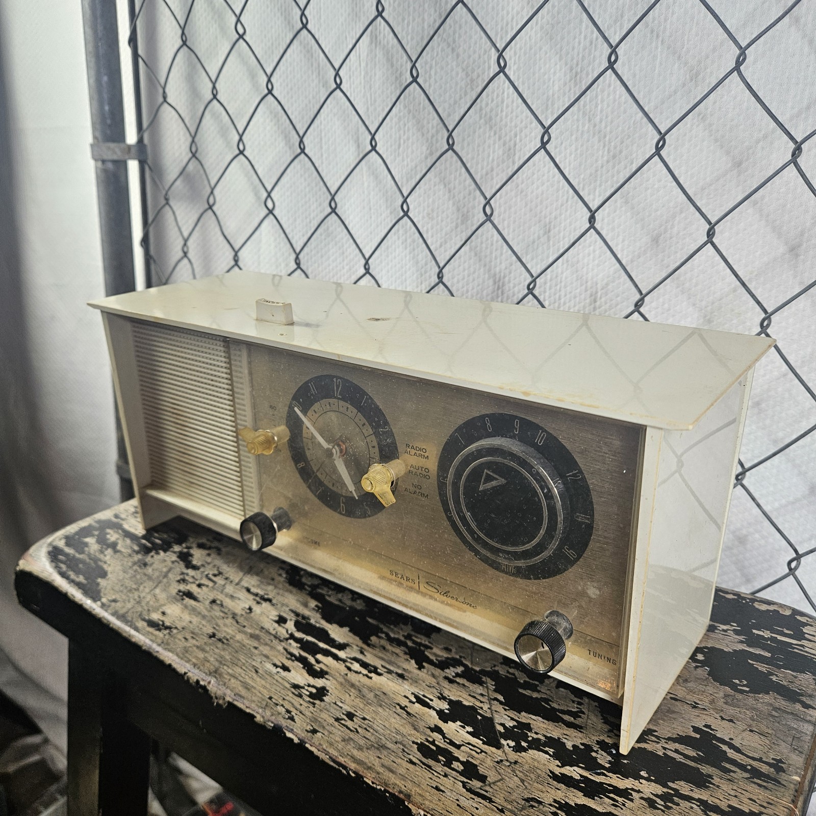 TESTED Vintage 50’s Sears Silvertone Mid Century Ivory AM Clock Tube Radio #5033