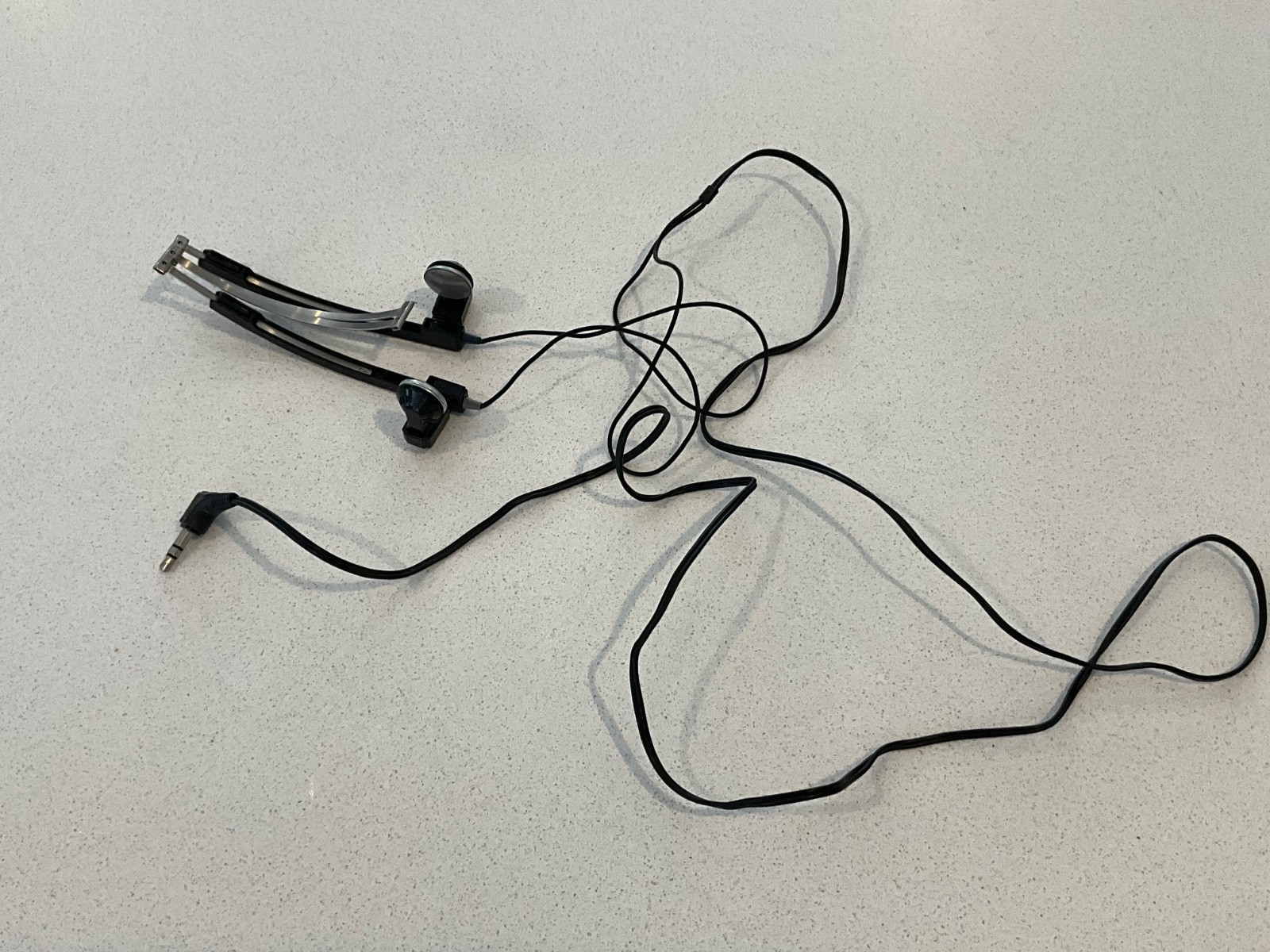 Vintage Radio Shack FOLDABLE Wired In-Ear Headphones, 40 inch cord