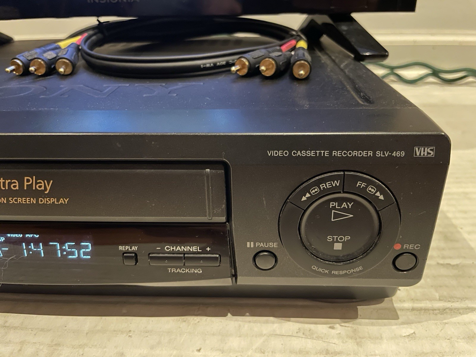Sony SLV-469 VHS Player Recorder 4 Head Stereo VCR & Cable Tested Working *READ*