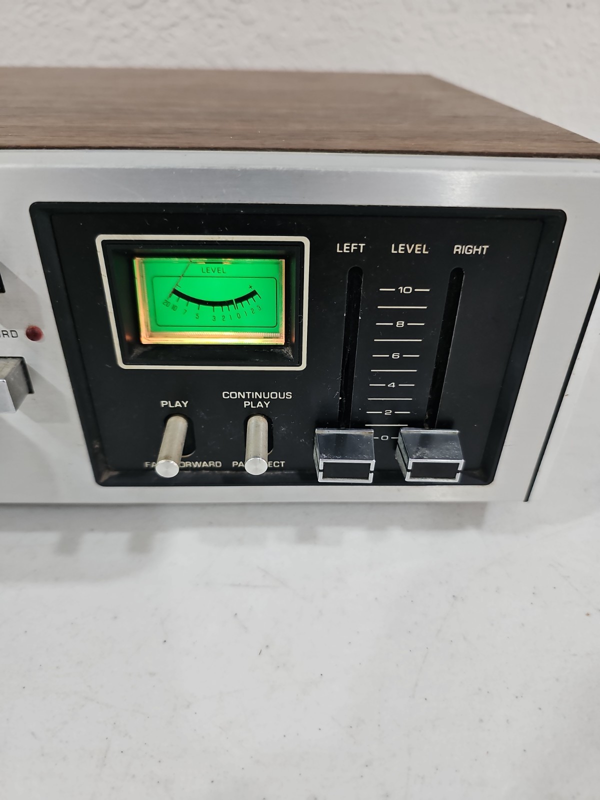 Panasonic 8 Track Player RS-805US Stereo Record Deck Woodgrain Powers Up