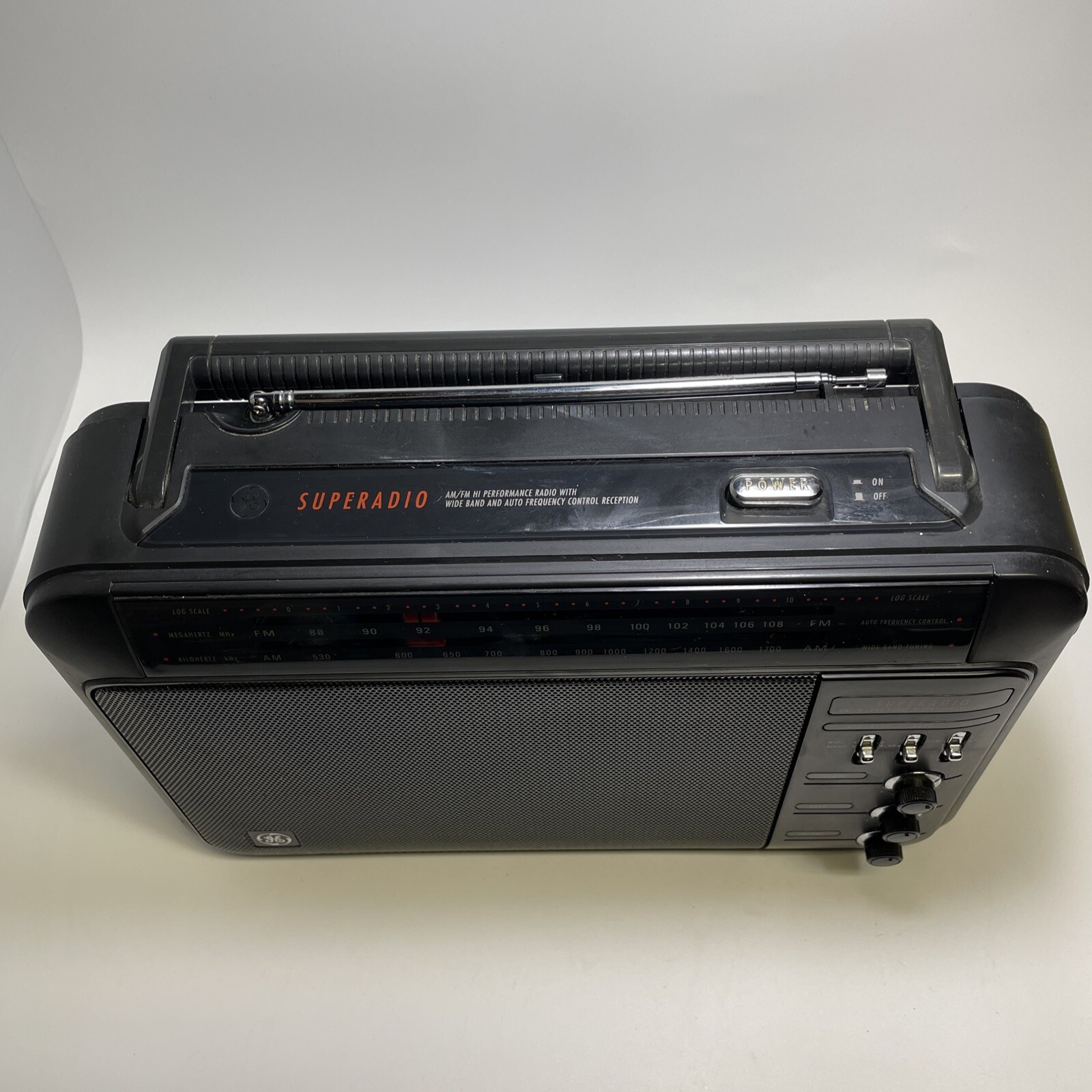 GE Superadio 7-2887A AM/FM Hi Performance Radio with Wide Band & Auto Frequency