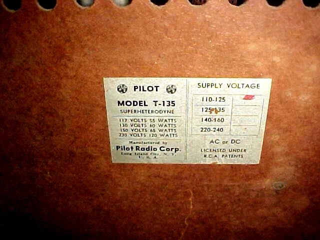 ANTIQUE RADIO RARE PILOT MODEL T-135 GIANT TABLE MODEL AM-SW WORKS