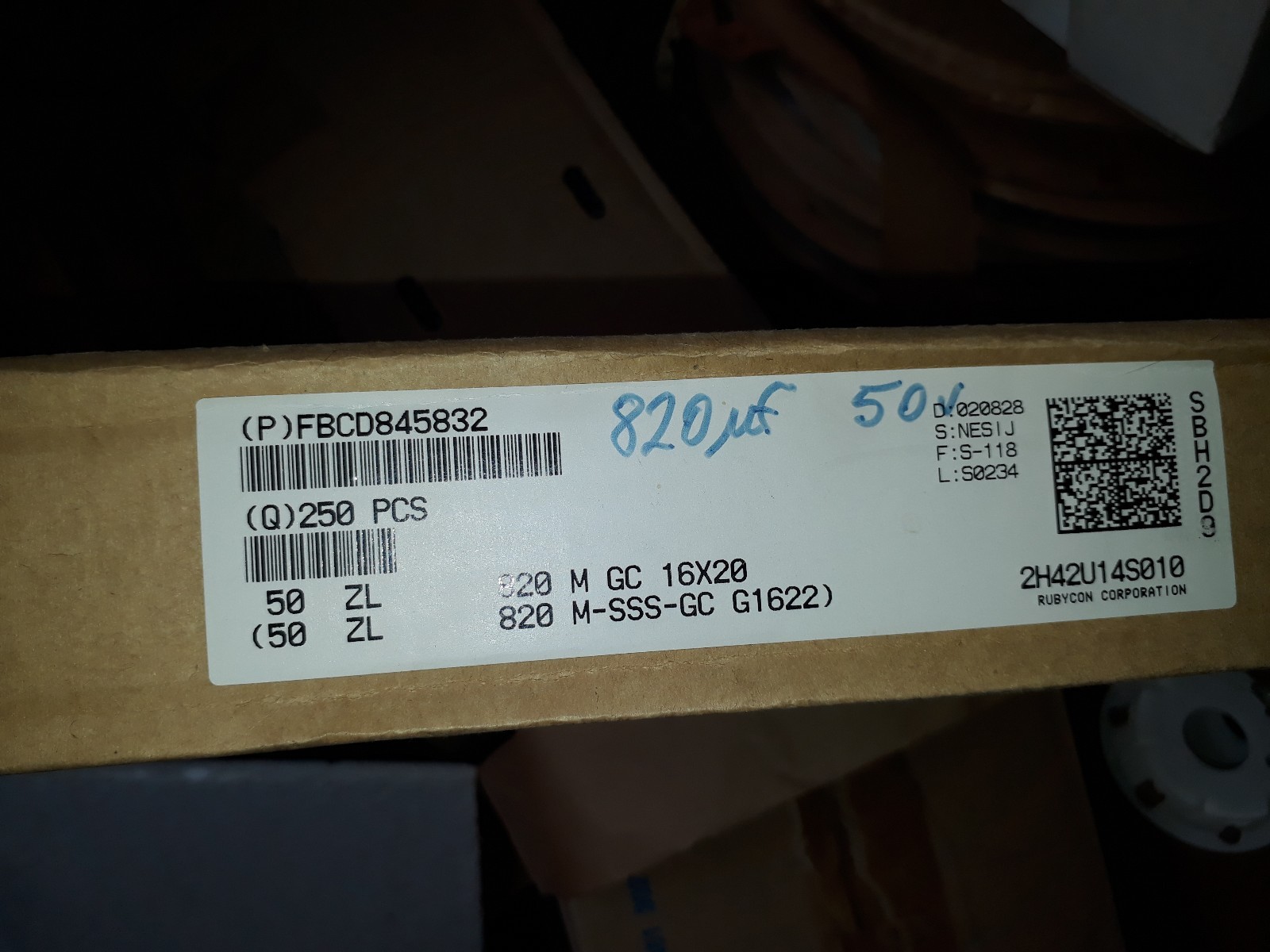 RUBYCON ZL JAPAN 820UF 50V Low ESR CAPS FOR AUDIO- GREAT! 8pcs!