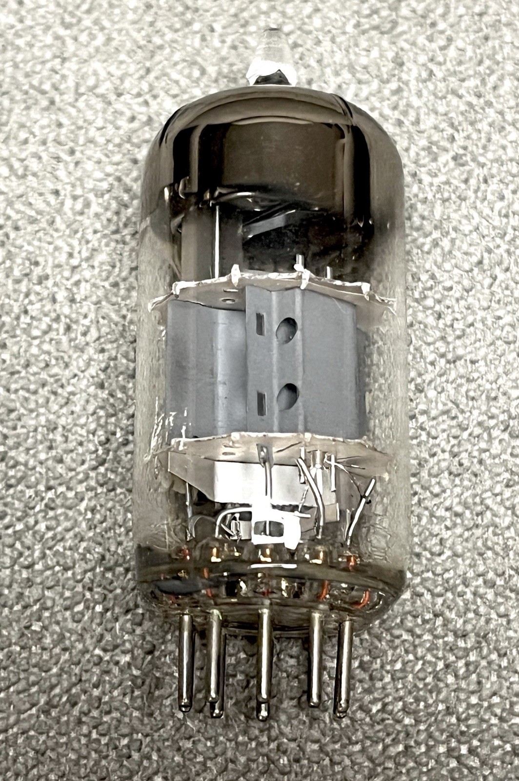 (1) Amperex / Bugle Boy ECC85 / 6AQ8 Dual Triode Tube – Heerlen, Netherlands NOS