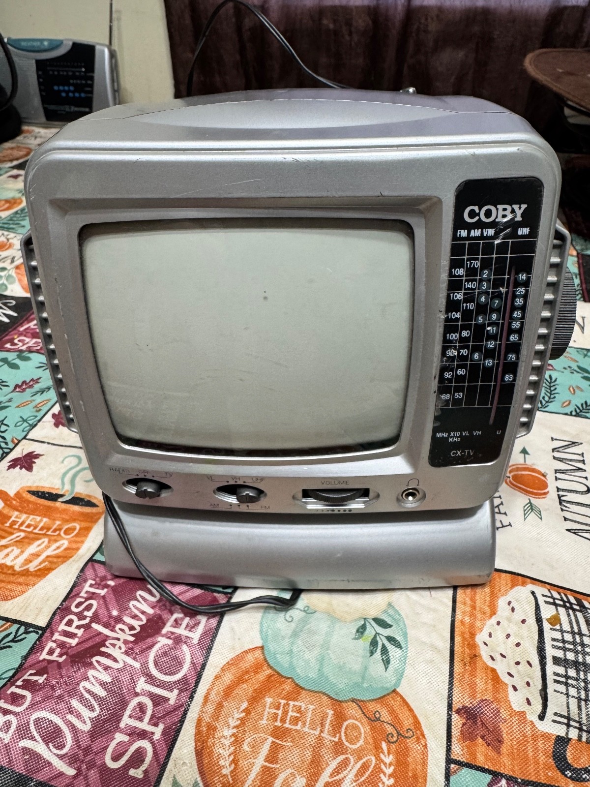 COBY CX-TV1 Portable 5″ Black & White Television w/ CV AM/FM Radio WORKS