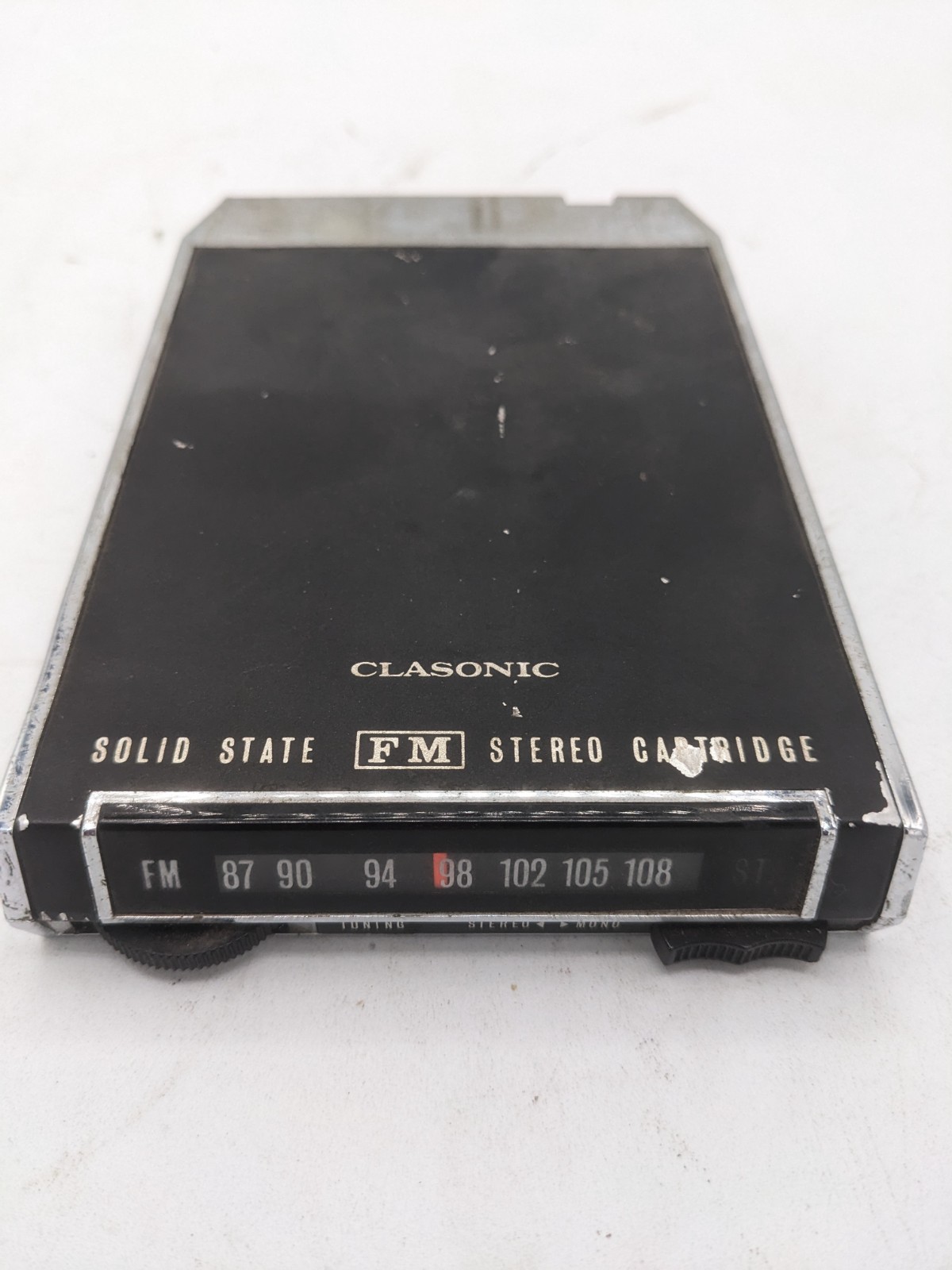 MUNTZ 12 TRACK PLAYS BOTH 4/8 TRACK TAPES WITH FM RADIO CARTRIDGE.