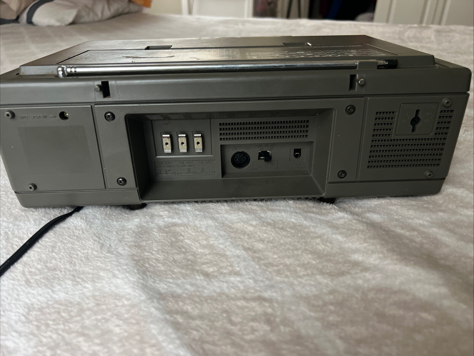 Panasonic RF-3100 FM-AM-SW Multi-Band Receiver – TESTED. Works.
