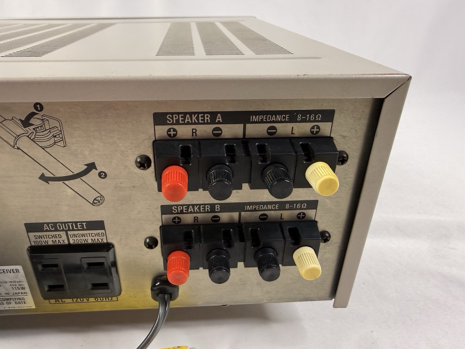 Vintage 1981 SONY Stereo Receiver STR-V45 Am Fm Aux Phono 40w Clean 👍