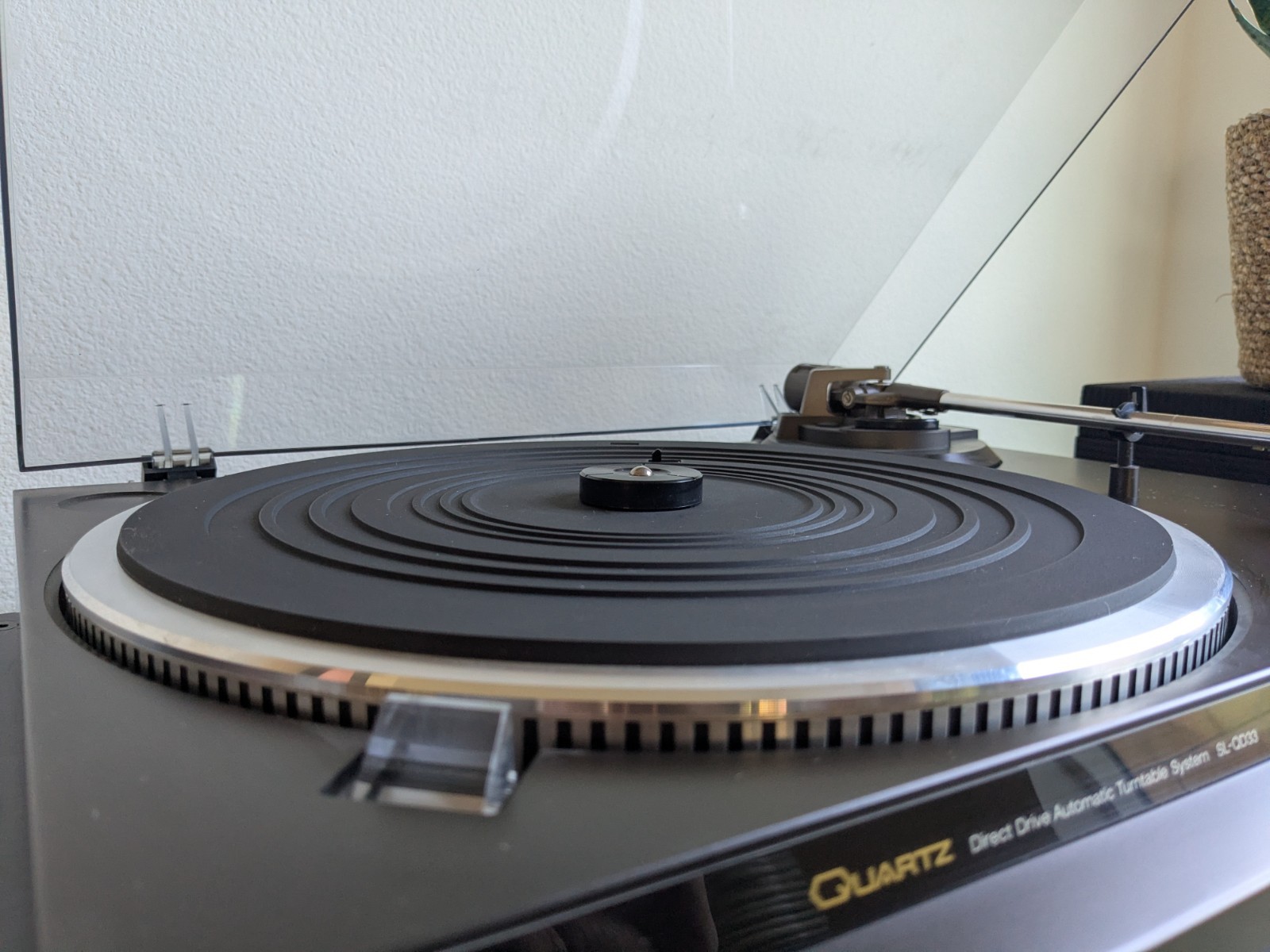Vintage Technics SL-QD33 Quartz Direct Drive Auto Turntable Record Player Tested