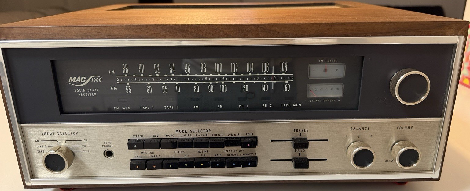McIntosh MAC 1900 Solid State Stereo Receiver with Analog Tuner Dial