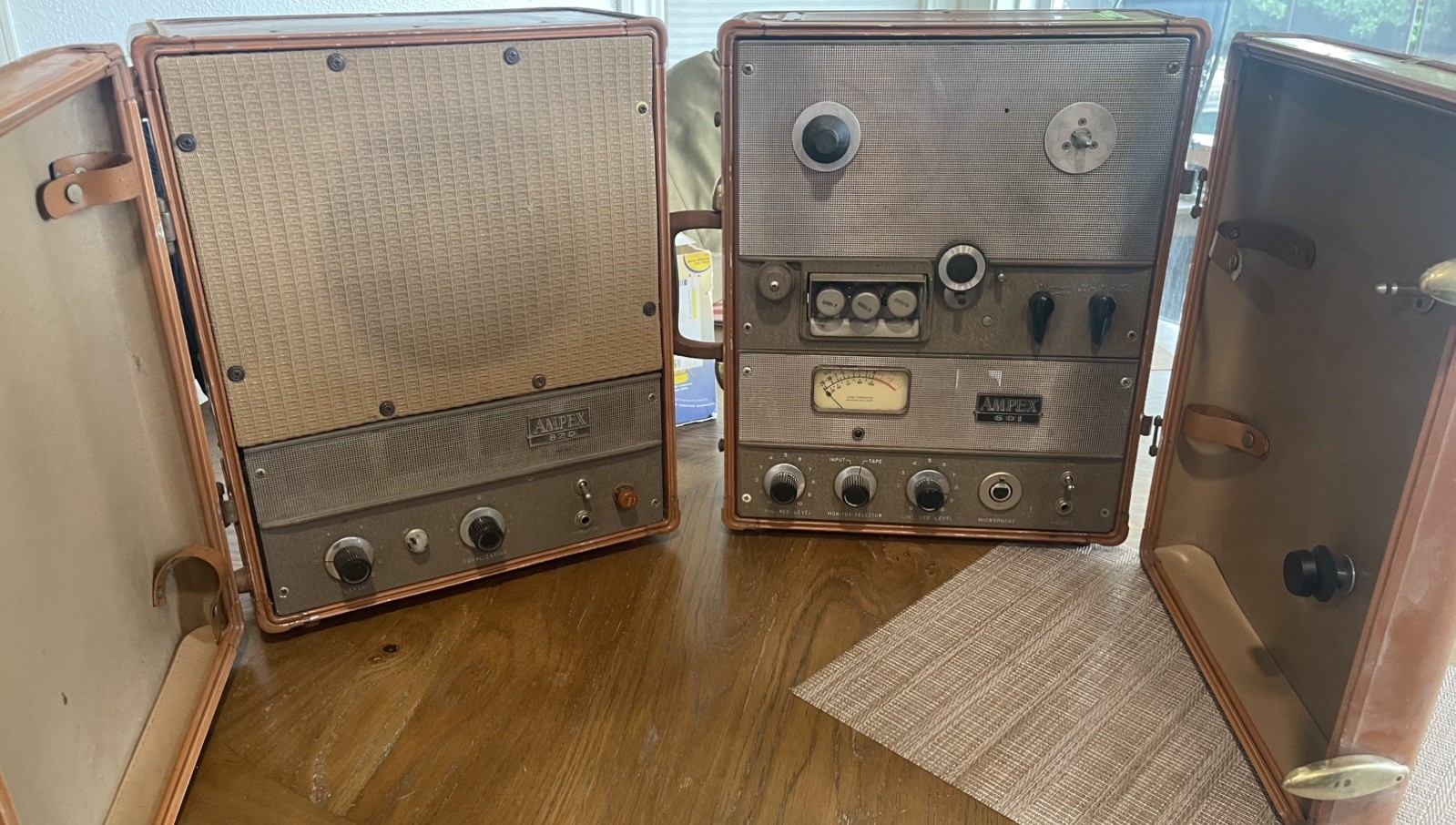 Ampex Model 601 Reel-to-Reel Tape Recorder AND Model 620 Amp/Speaker – Untested
