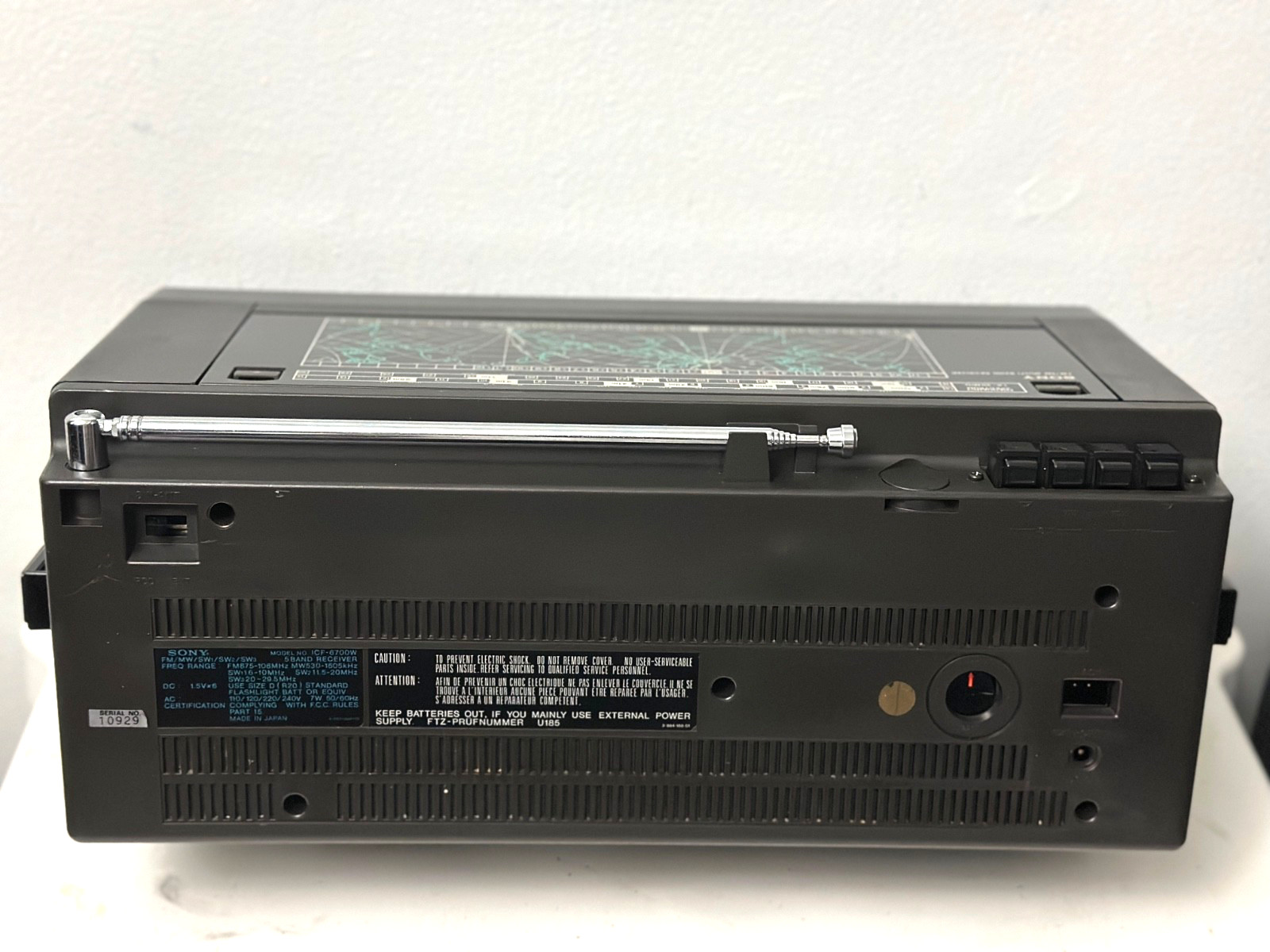 SONY 5BAND FM/AM/SW1-3 Receiver, Model No ICF-6700W, Tested/Works.
