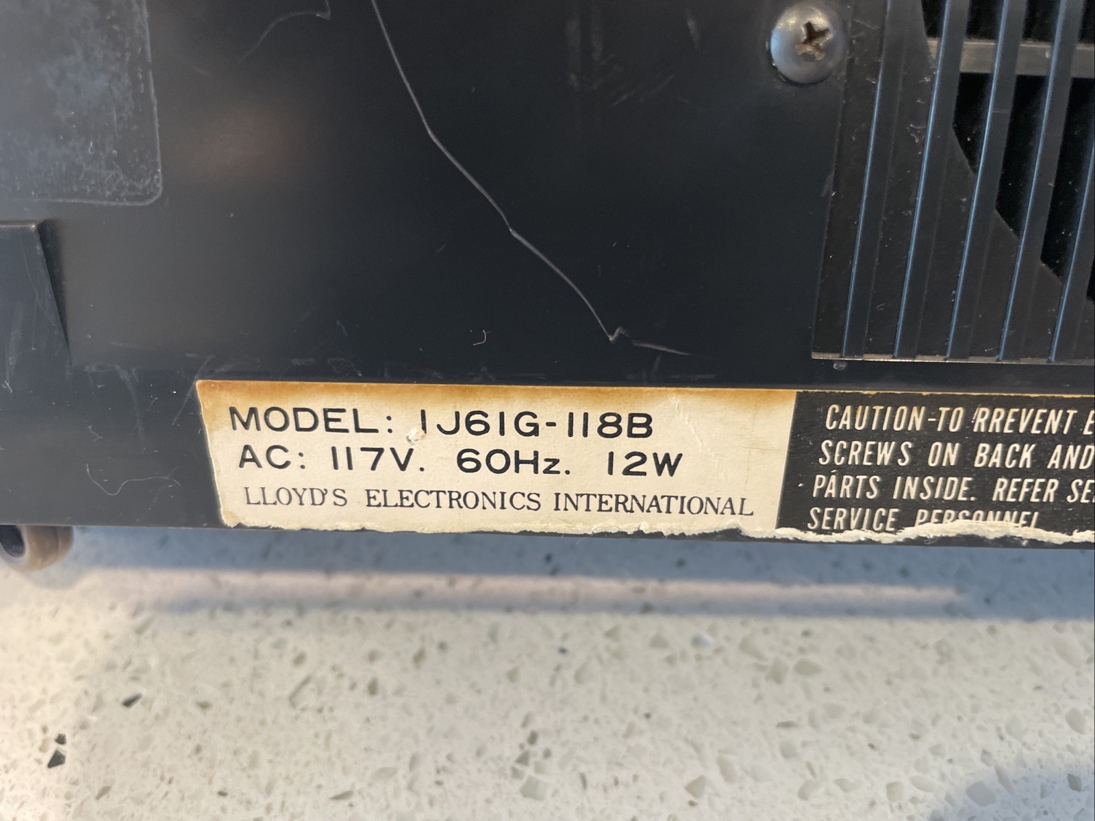 Vtg Lloyd’s Solid State AM/FM Radio Alarm Clock Model IJ6IG-118B Flip Dial Roll