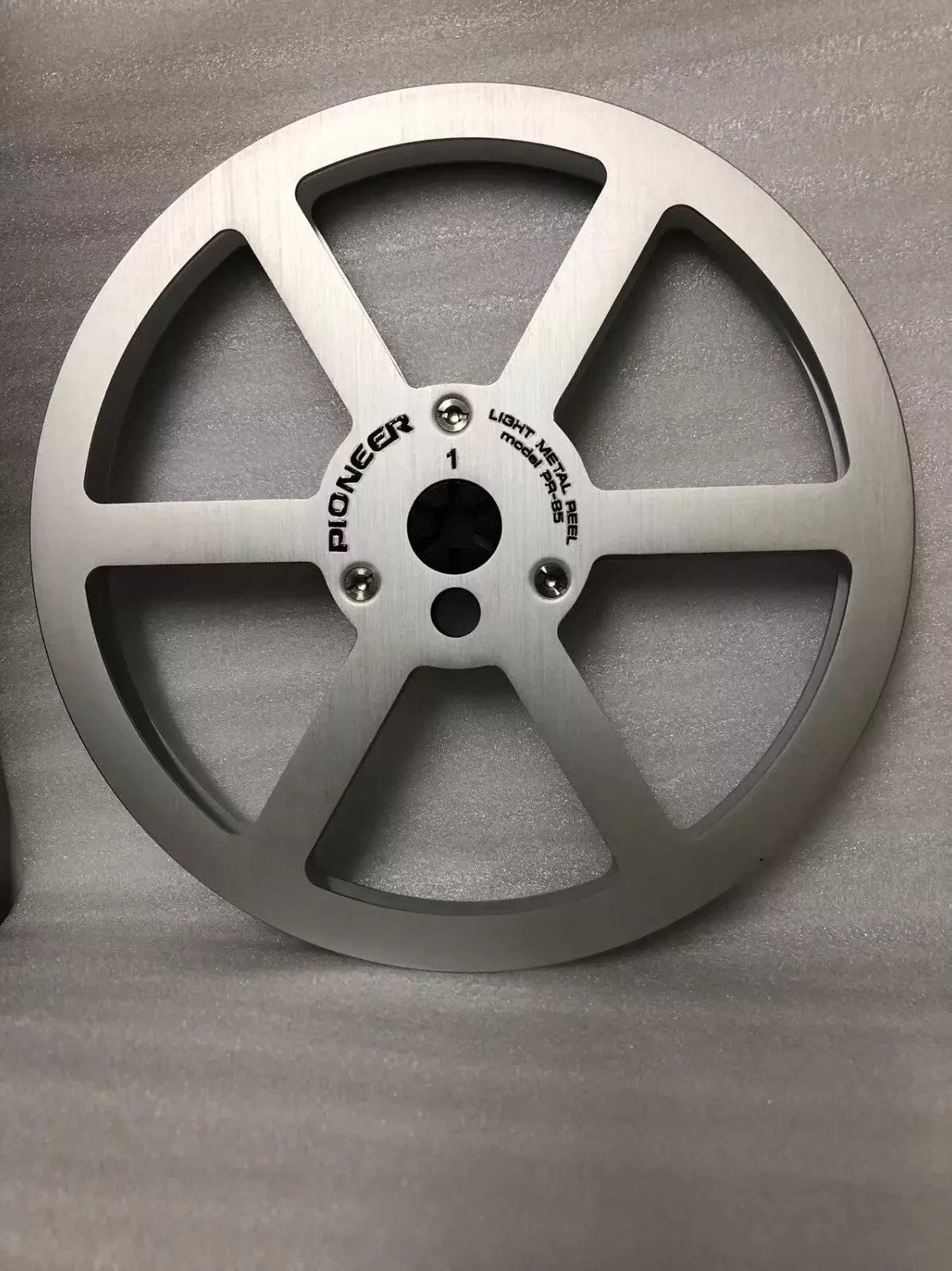 New One pieces Pioneer PR-85 7” Silver tape up reel For RT-707 909 PR 85