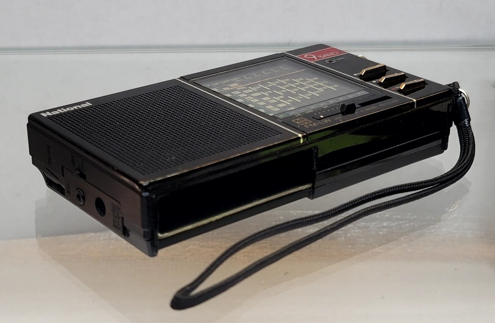 National Panasonic RF-9L Multi-Band Radio FM LW MW SW1 Tested Working See video