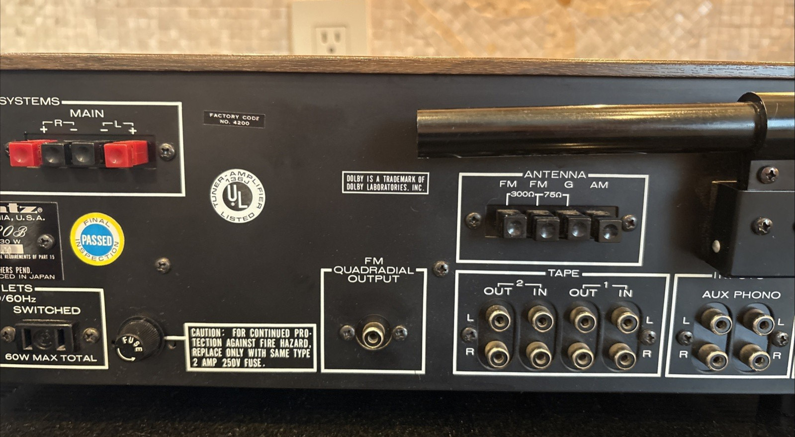 Marantz Model 2220B Stereophonic AM/FM Stereo 20 WPC Receiver Open Box