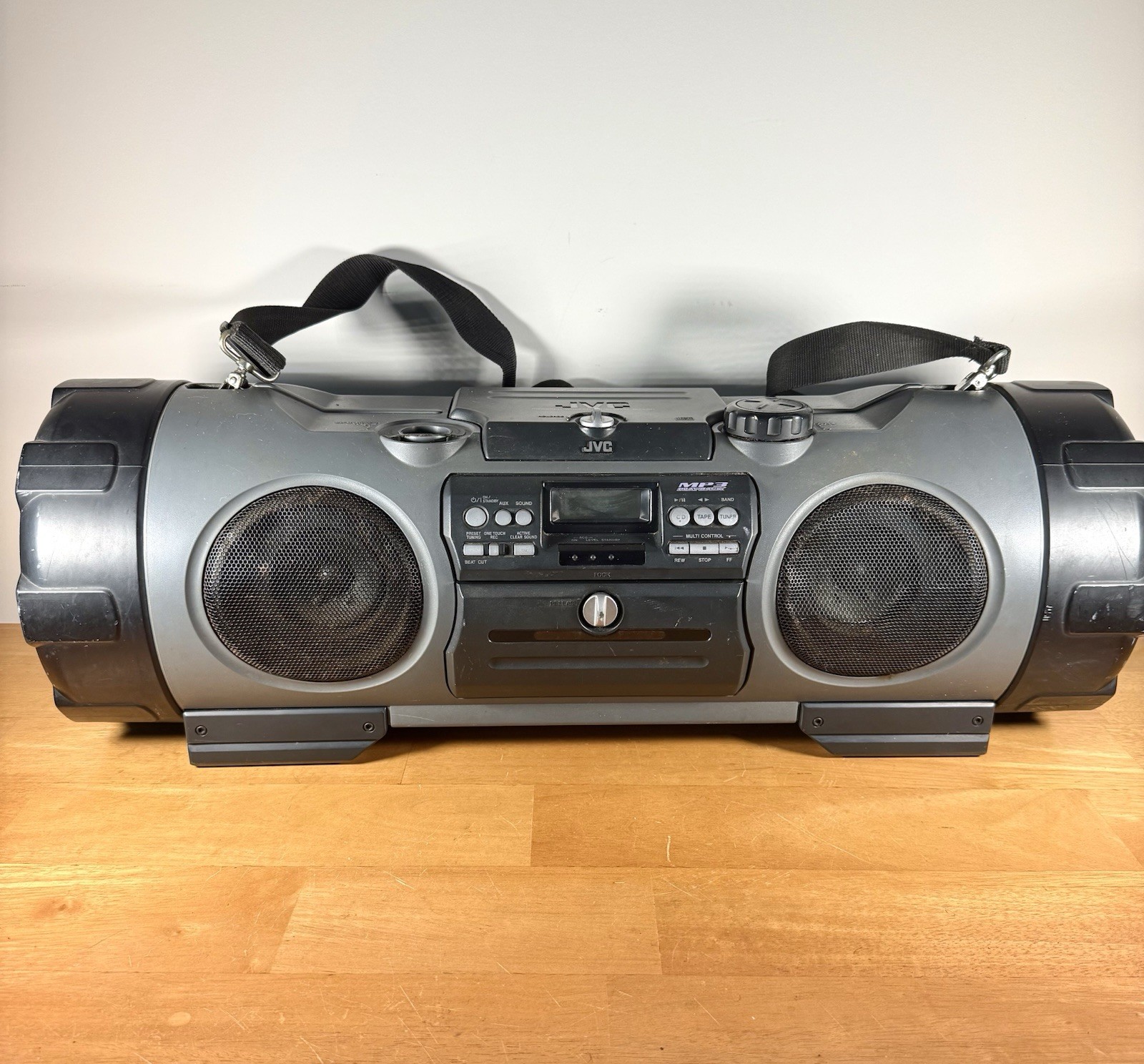 JVC Kaboom RV-NB1 Stereo Radio – Boombox CD & Aux Works Fine -READ-