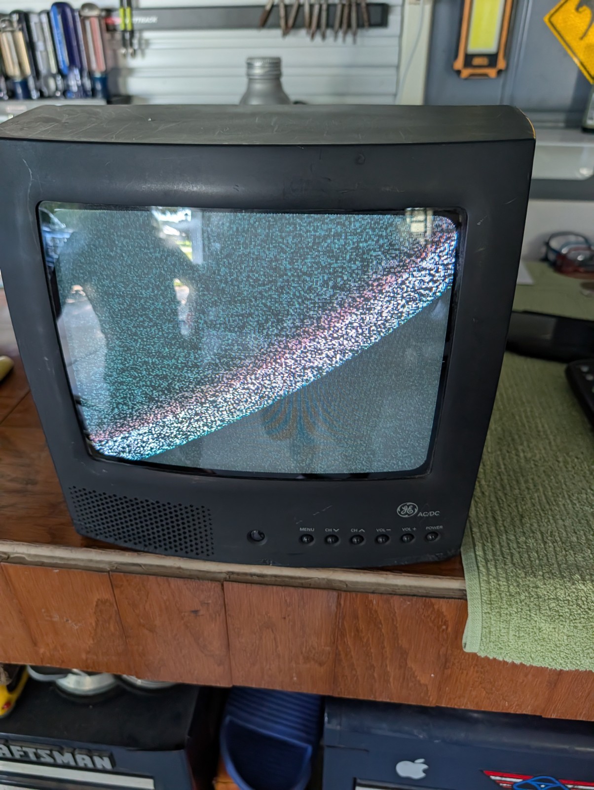 GE Spacemaker 09GP109 9” CRT TV Retro Gaming RF Vintage 1997 Works AC/DC