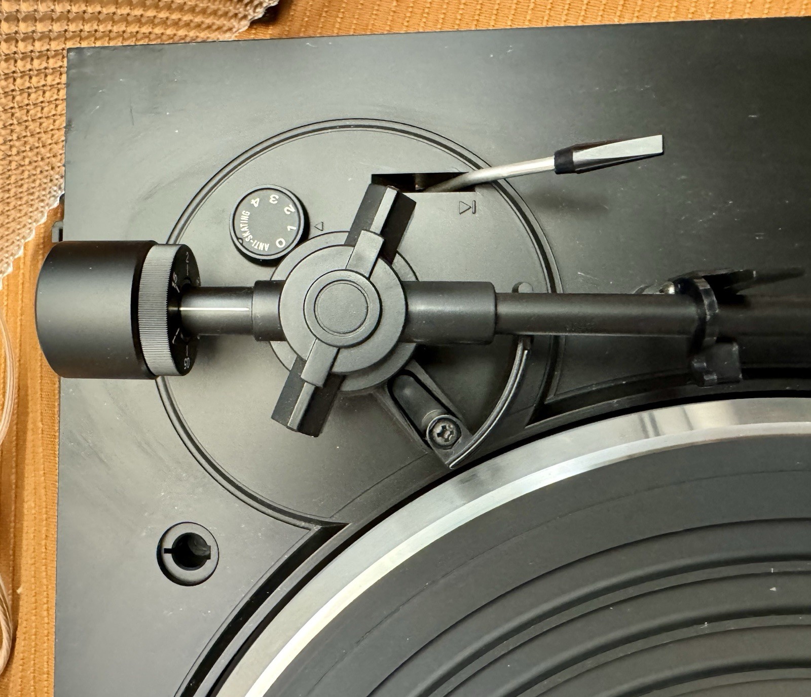 VINTAGE NIKKO NP-800 TURNTABLE WITH AUTO RETURN,QUARTZ LOCK,WORKS GREAT!!