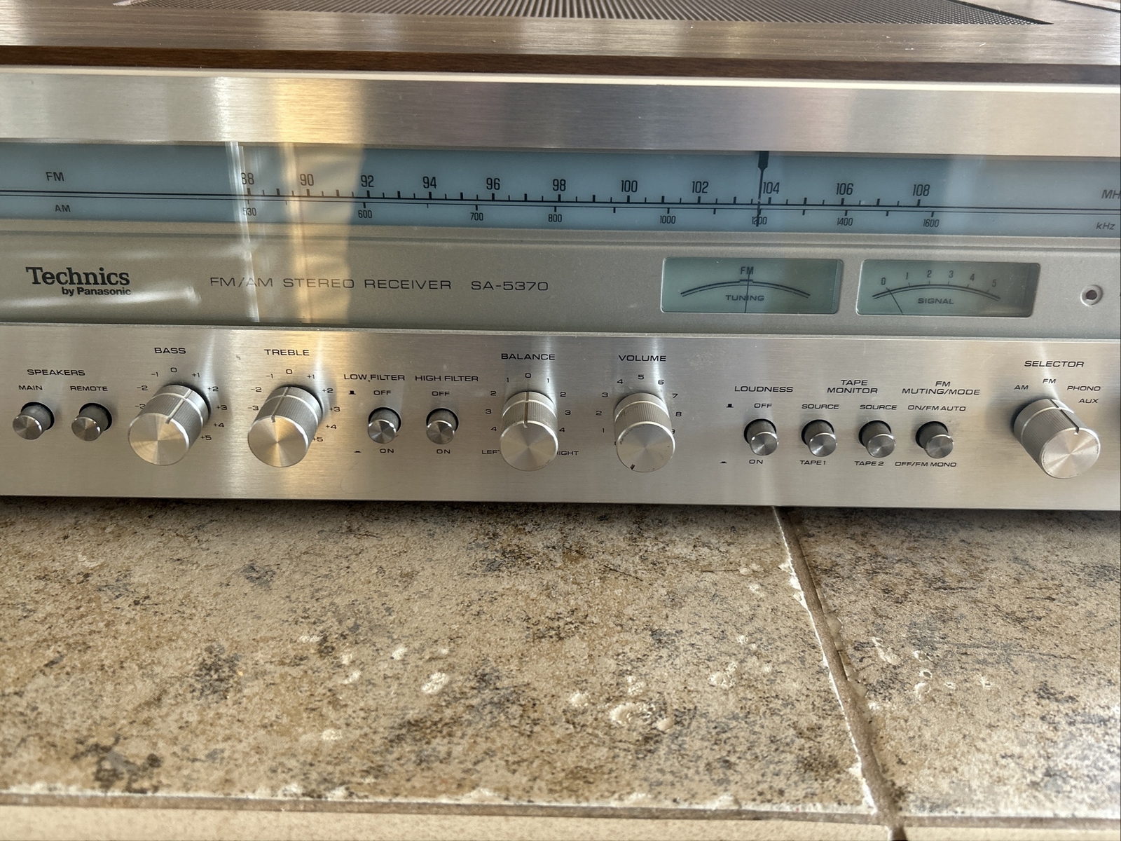 VTG Technics SA-5370 Am/Fm Stereo Receiver POWERS UP PARTS OR REPAIR READ
