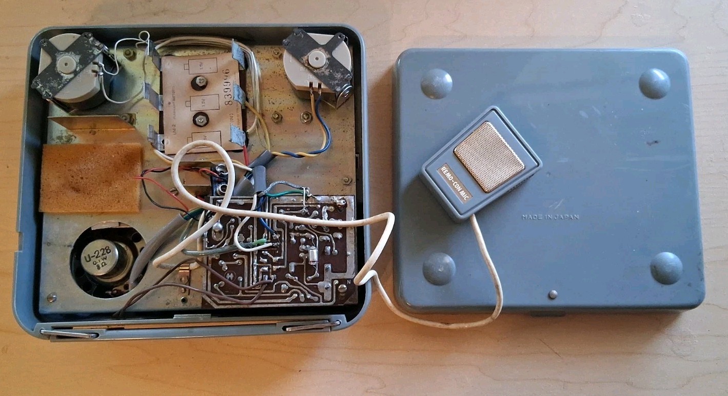 MINY O.M.G.S. Transistor Tape Recorder For Parts Or Restoration