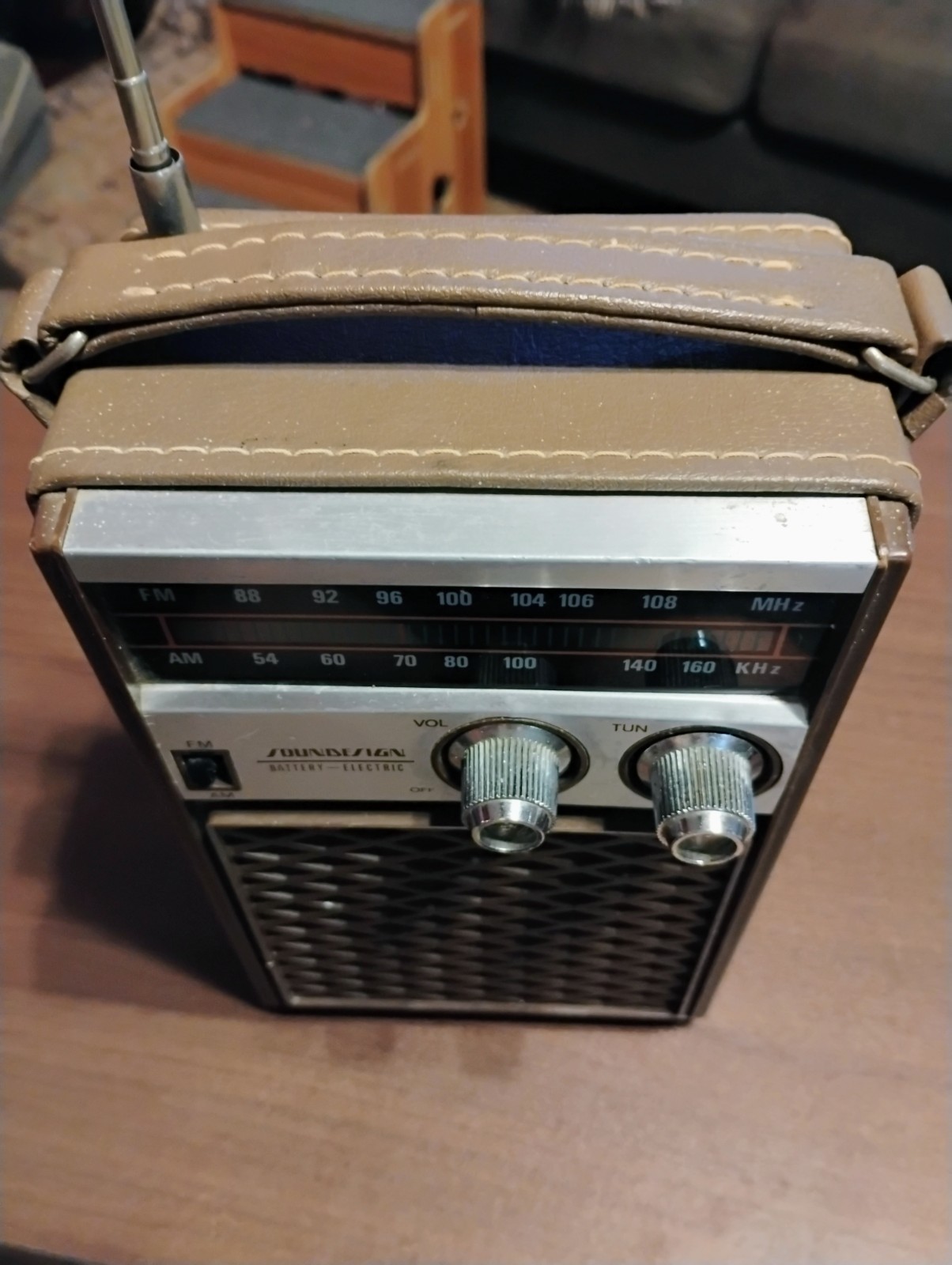 Vintage Sound Design AM/FM Radio AC Or DC Power Works Great And In Great Shape.