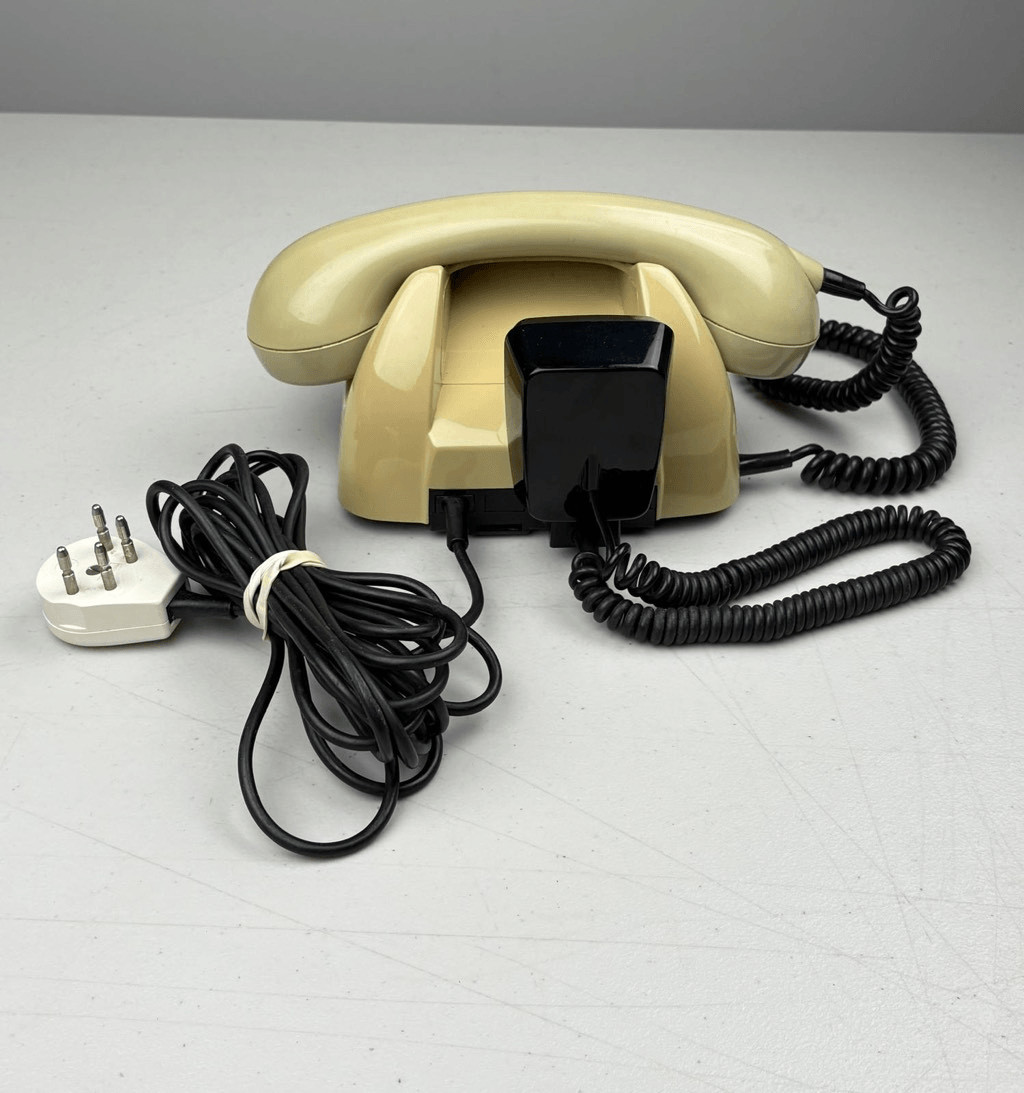 Vtg Ericsson PTT T65-TDK Dutch Beige Touch Tone Telephone w/ Microphone Handset