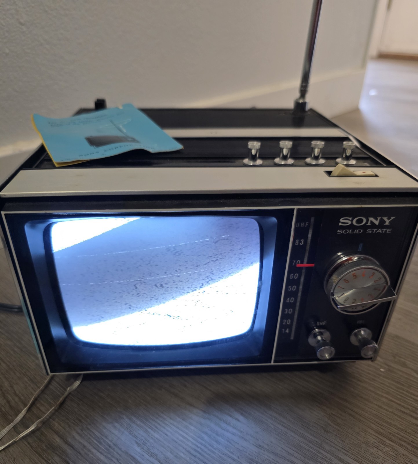 Vintage Sony TV-500U Solid State Portable Transistor TV Tested Working w/ Box