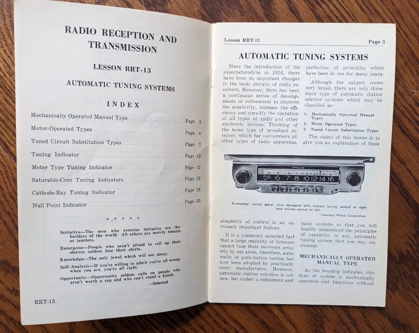 [Set of 15] Vintage De Forest’s Training Guides – Early TV, Radio & Electronics