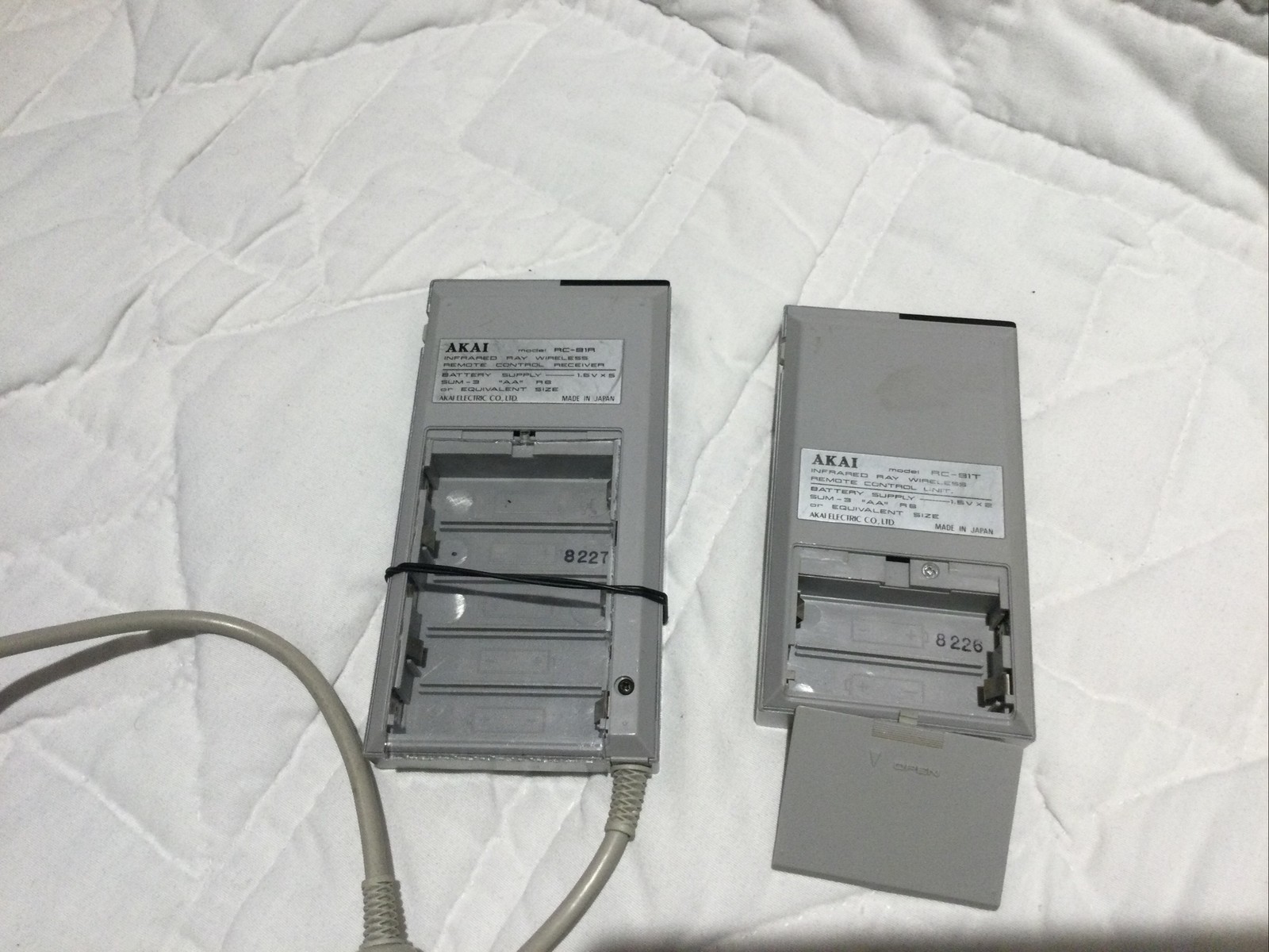 Akai Rc91t And Rc-91r Missing One Back Cover But Work Great. Gx-747, 77, & 646.