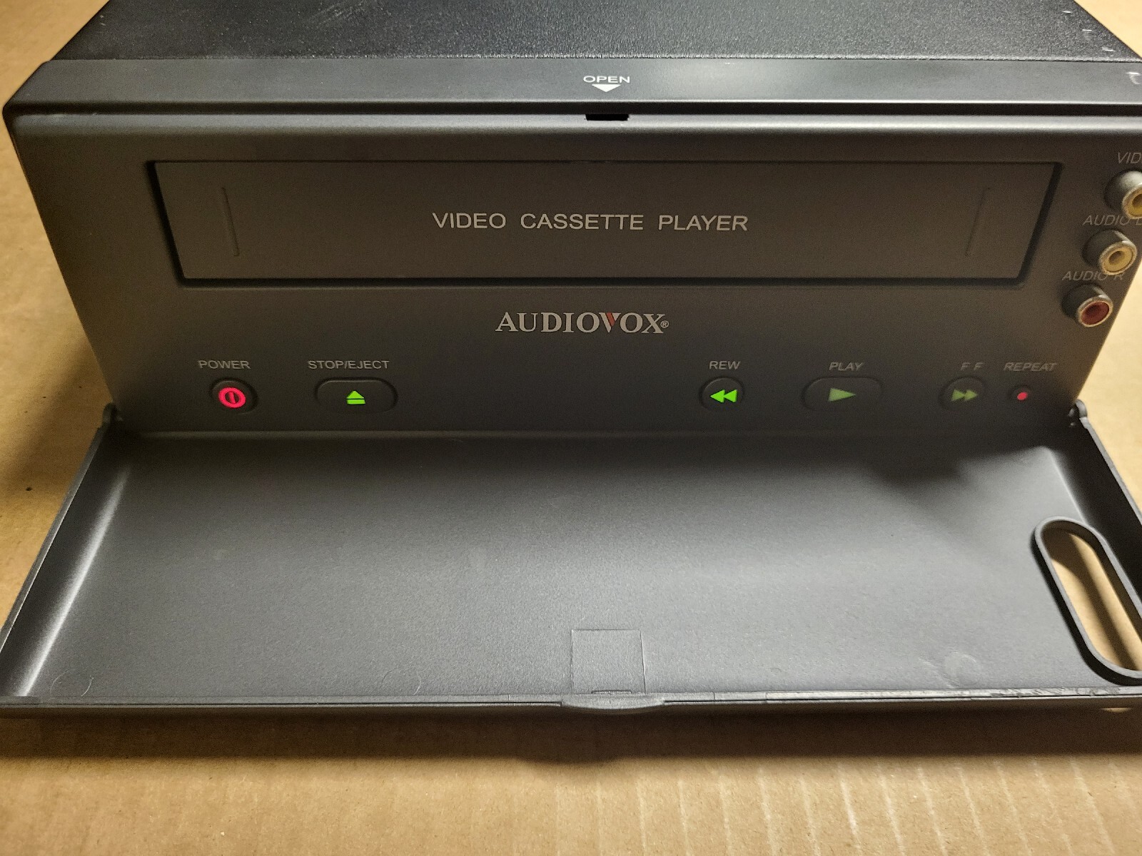 Audiovox AVP 756 Video Player 12Volt DC Car VCR VHS Cassette Player RARE VTG