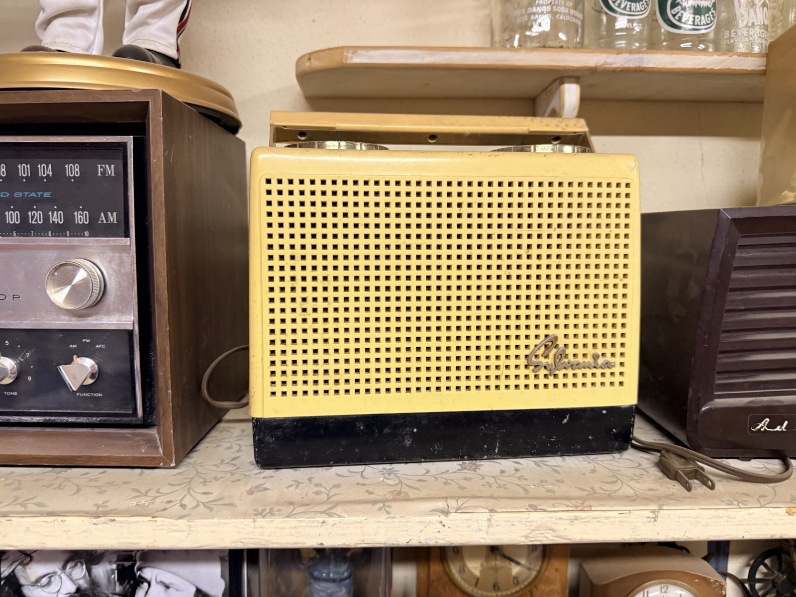 Silvertone Vintage Tabletop Radio Cream Perforated Grille Carry Handle