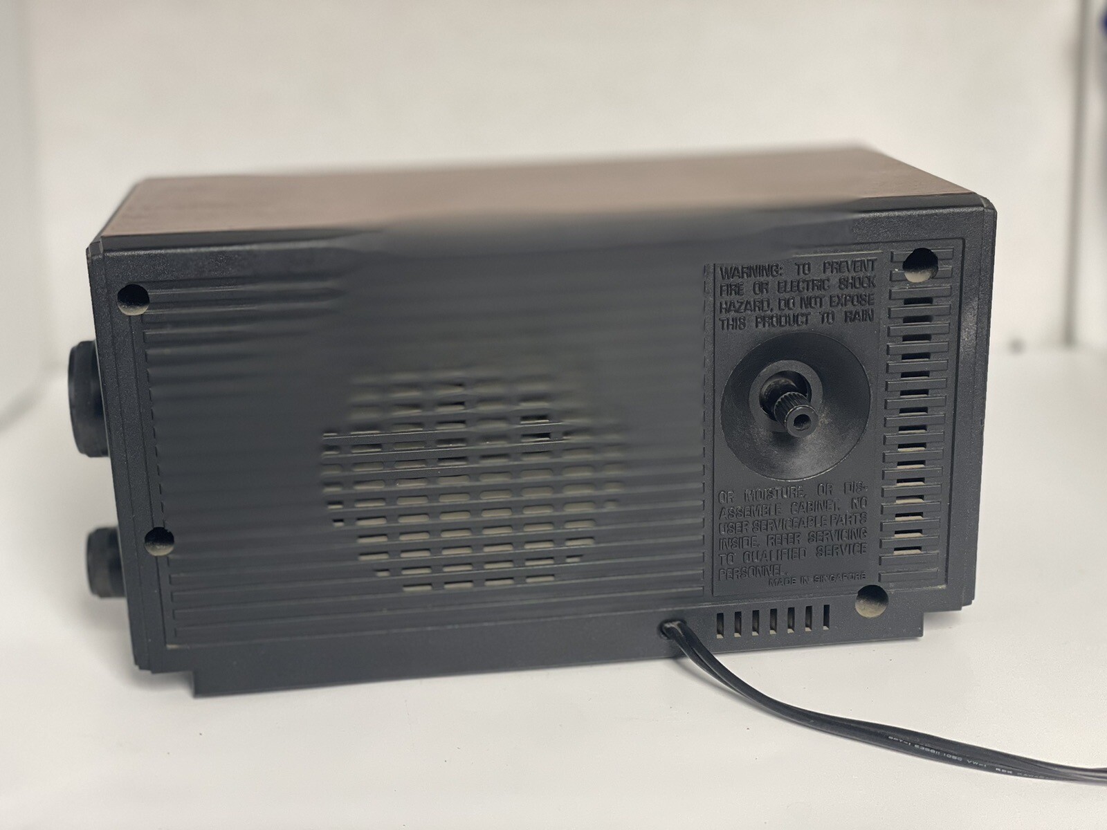 Vintage General Electric GE 7-4550C Walnut Grain Polystyrene Clock Radio Tested