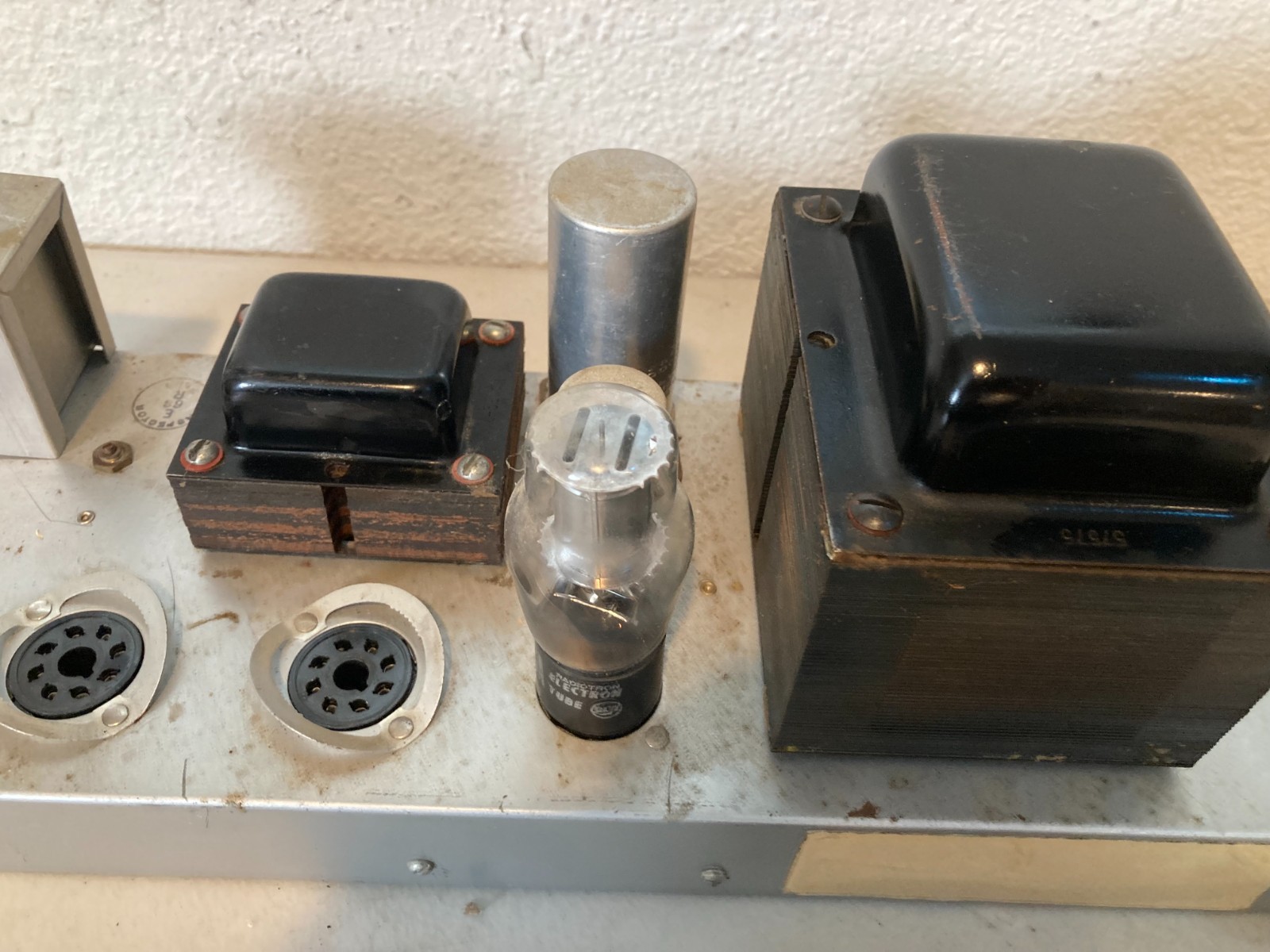 Vintage Hammond Tube Amplifier Chassis Project – Transformers, Sockets