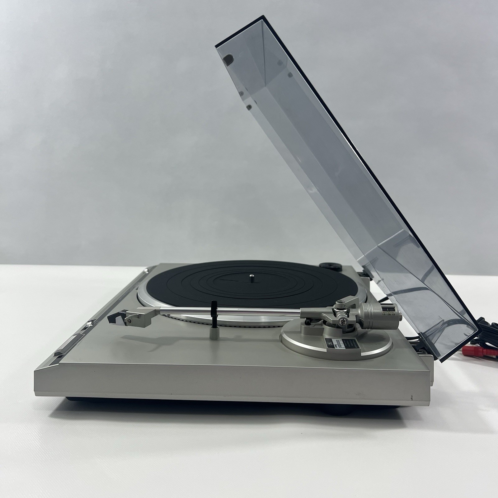 Technics SL-Q200 Quartz Direct Drive Automatic Turntable Audio-Technica 1001