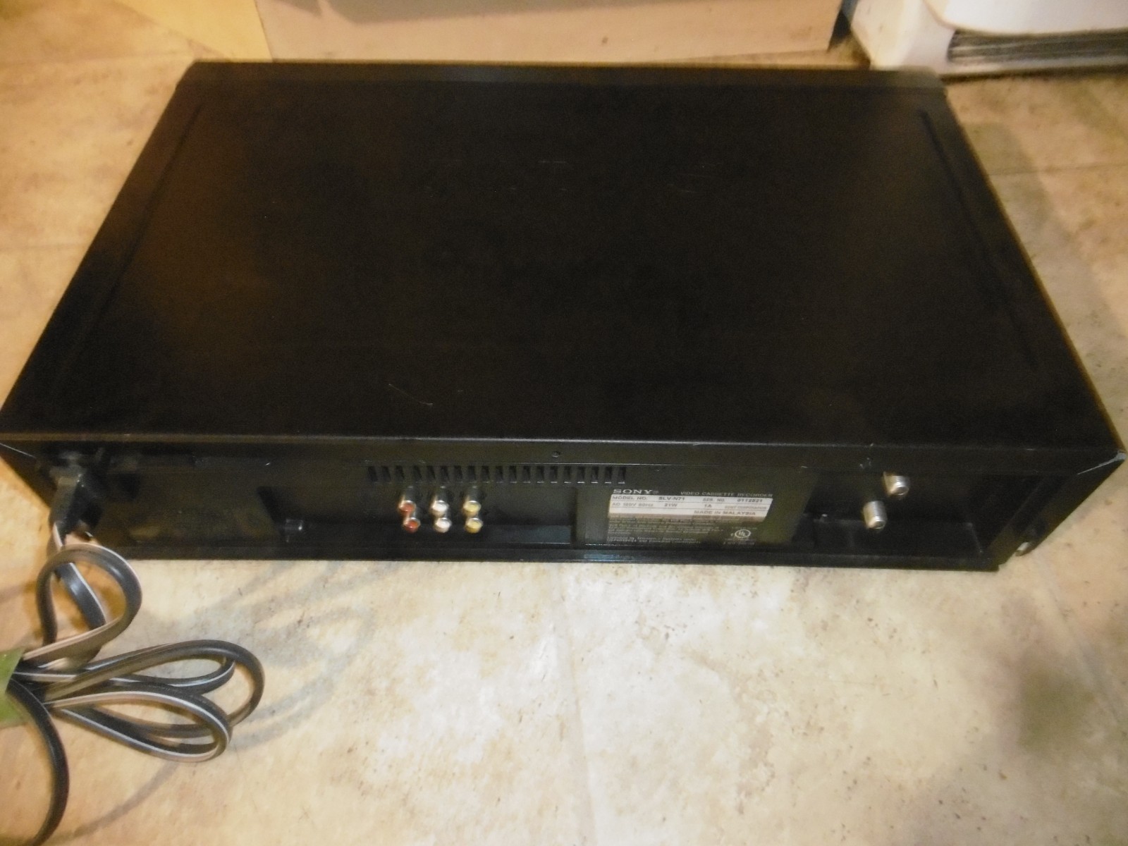 Sony SLV-N71 VCR Hi-Fi Stereo VHS Player Recorder (no remote)
