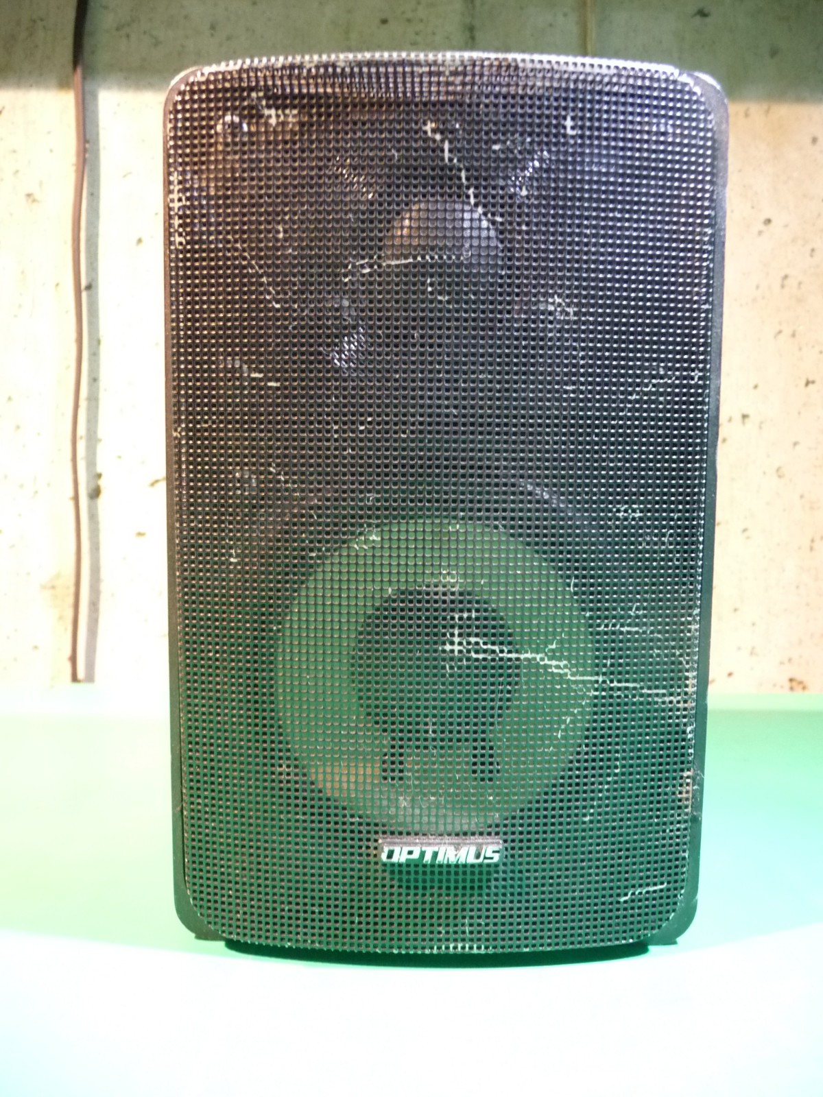 Radio Shack Optimus Pro 7AV Black Bookshelf Speaker 40-2066