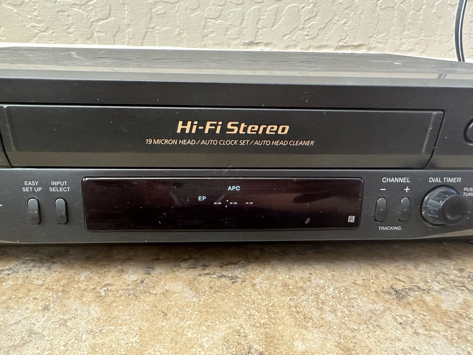 Sony SLV-N71 VCR 4 Head Hi-Fi Stereo VCR/VHS Player Recorder No Remote