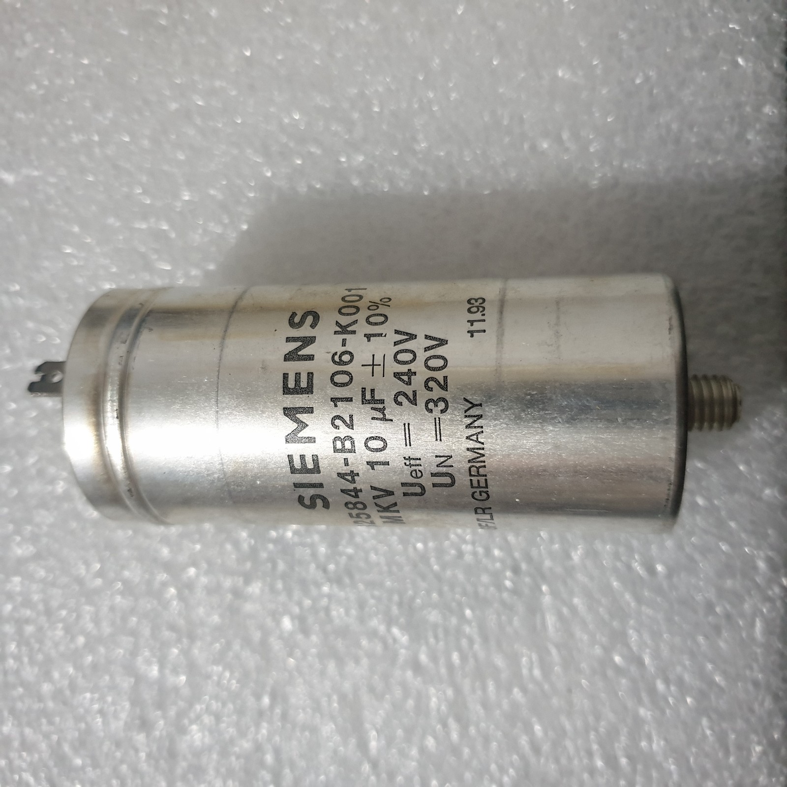 1pc NOS SIEMENS MKV 10uF 240V eff – 320V DC B25844-B2106-K001 CAP FOR AUDIO !