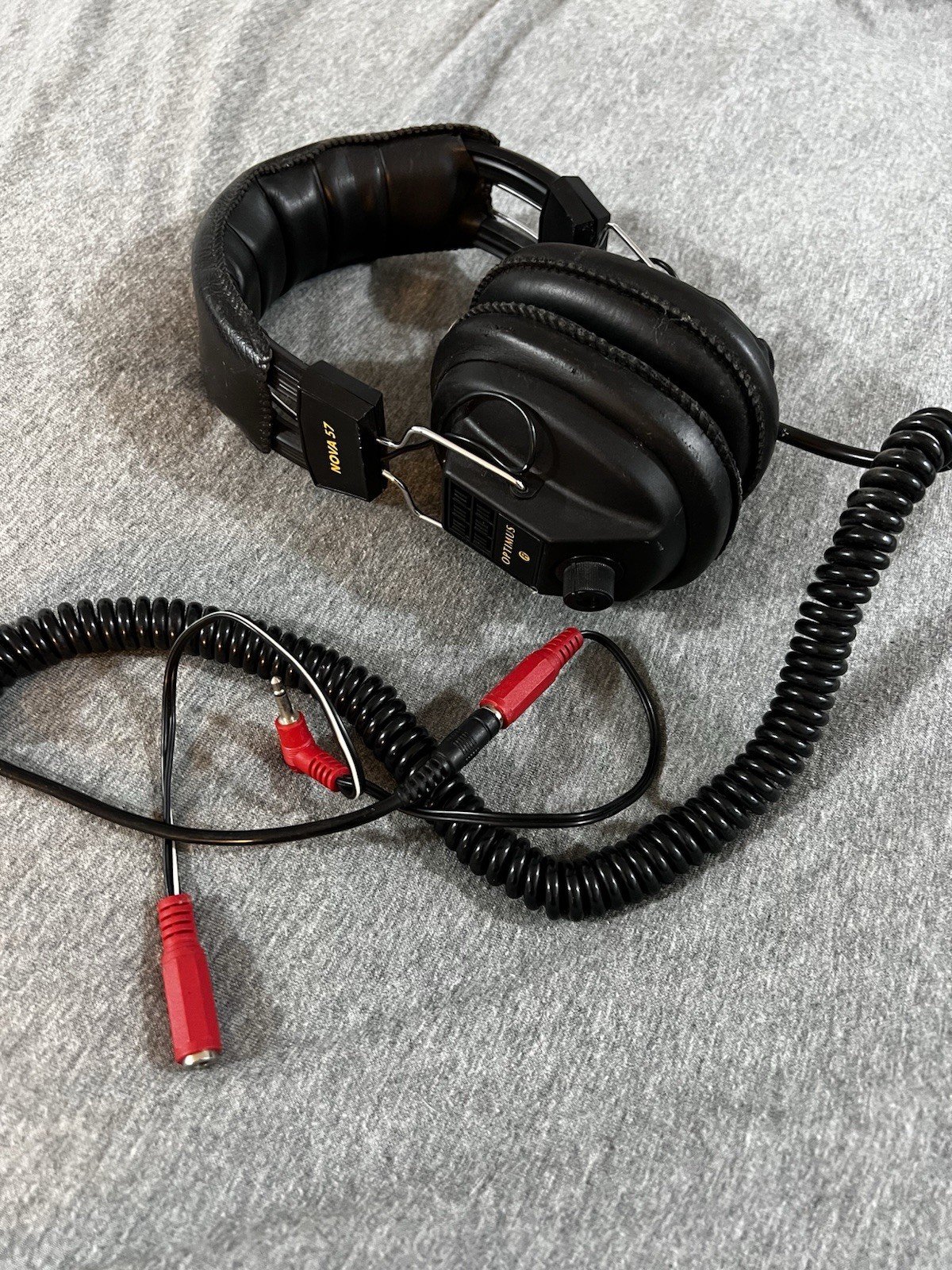Vintage Optimus Nova 57 RadioShack Headphones Has A Splitter For Two Headphone