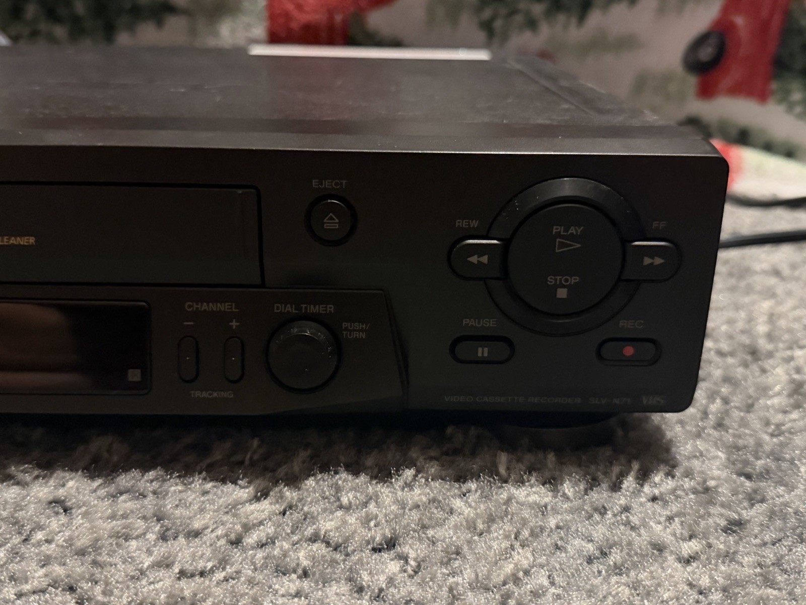 Sony SLV-N71 VCR 4-head Hi-Fi Stereo VHS Video Cassette Recorder (VCR) Remote-Av